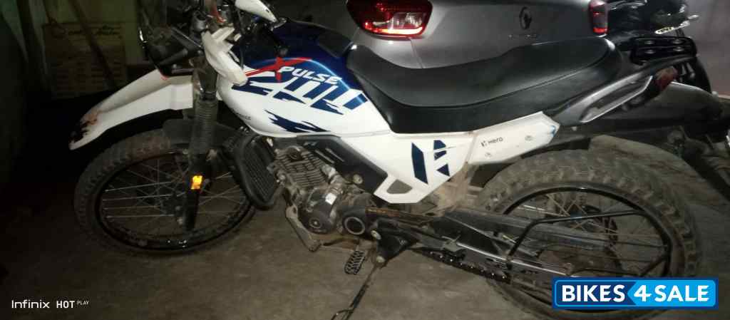 White Hero XPulse 200 BS6