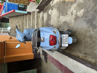 Azzurro Provenza Vespa VXL 125 BS6