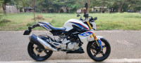 White BMW G 310 R