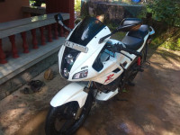 White Hero Karizma R