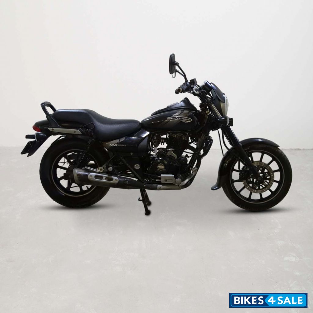 Bajaj Avenger Street 180