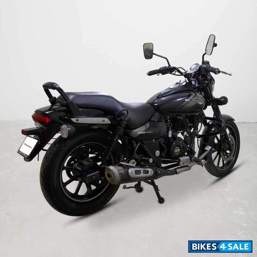 Bajaj Avenger Street 180