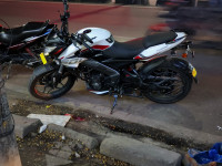 White Bajaj Pulsar NS 200 BS6