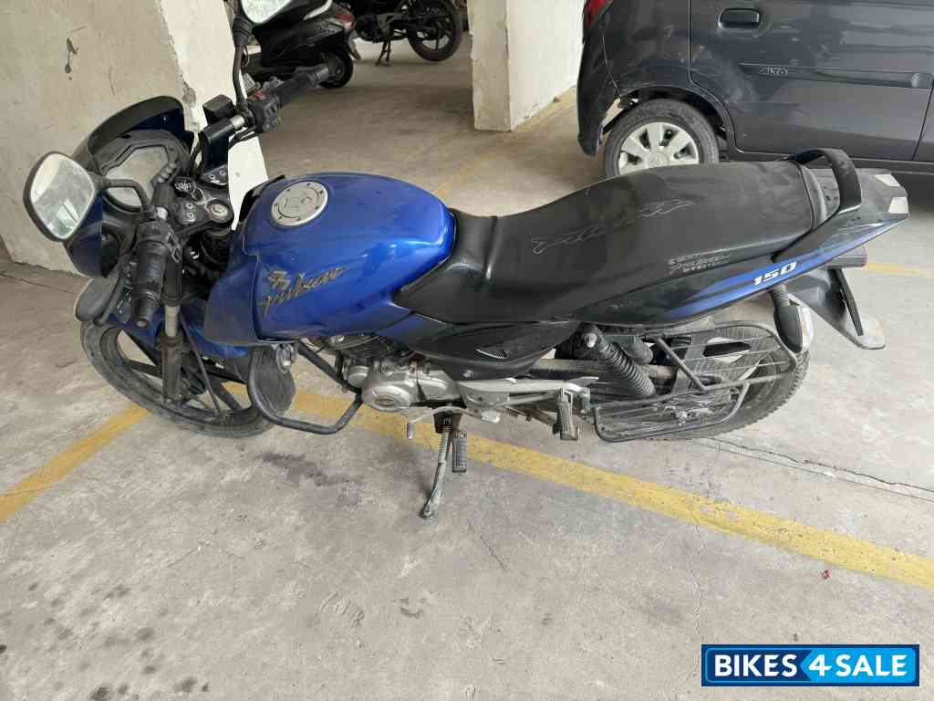 Blue Bajaj Pulsar 150 DTSi