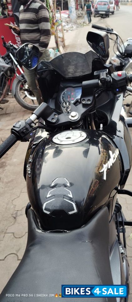 Bajaj Pulsar 220F BS6
