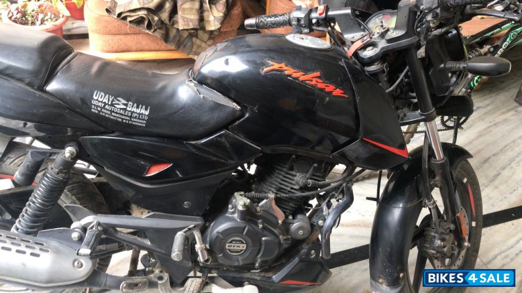 Bajaj Pulsar 125 Split Seat