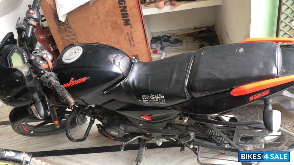 Bajaj Pulsar 125 Split Seat