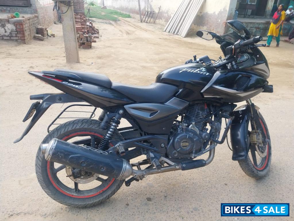 Bajaj Pulsar 220 DTSi