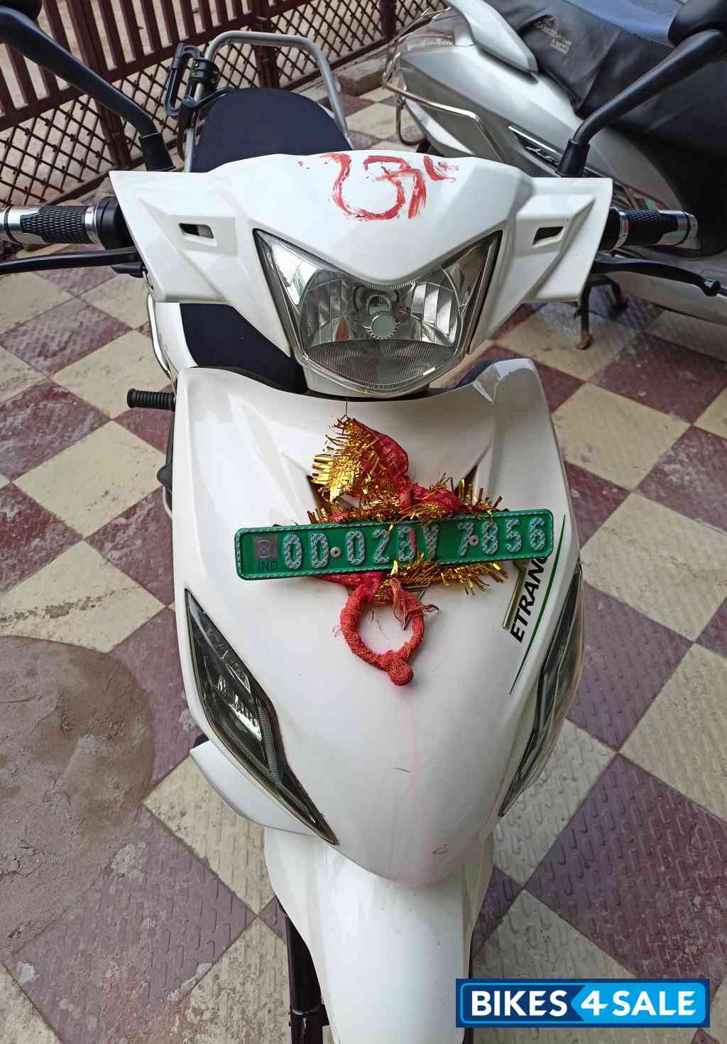 White Pure EV Etrance Neo