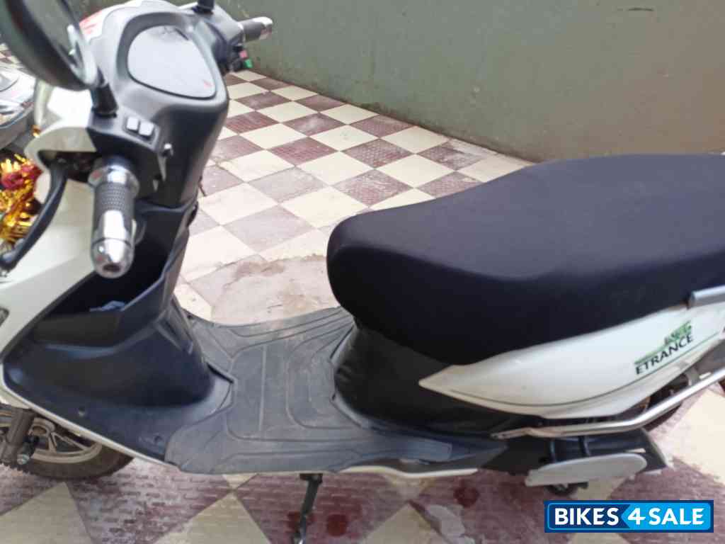 White Pure EV Etrance Neo