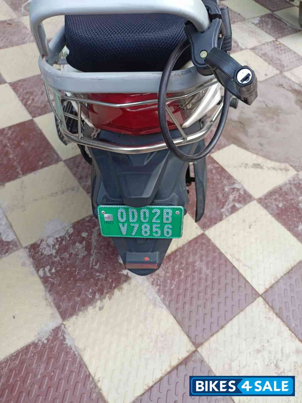 White Pure EV Etrance Neo