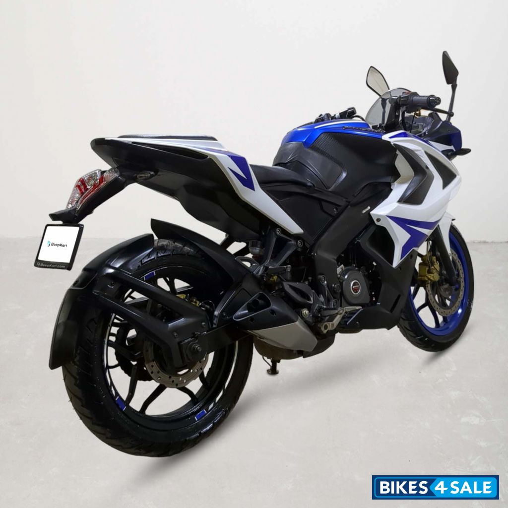Bajaj Pulsar RS 200