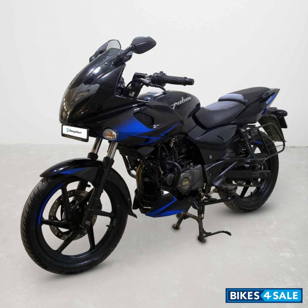 Bajaj Pulsar 220F