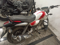 Bajaj V15