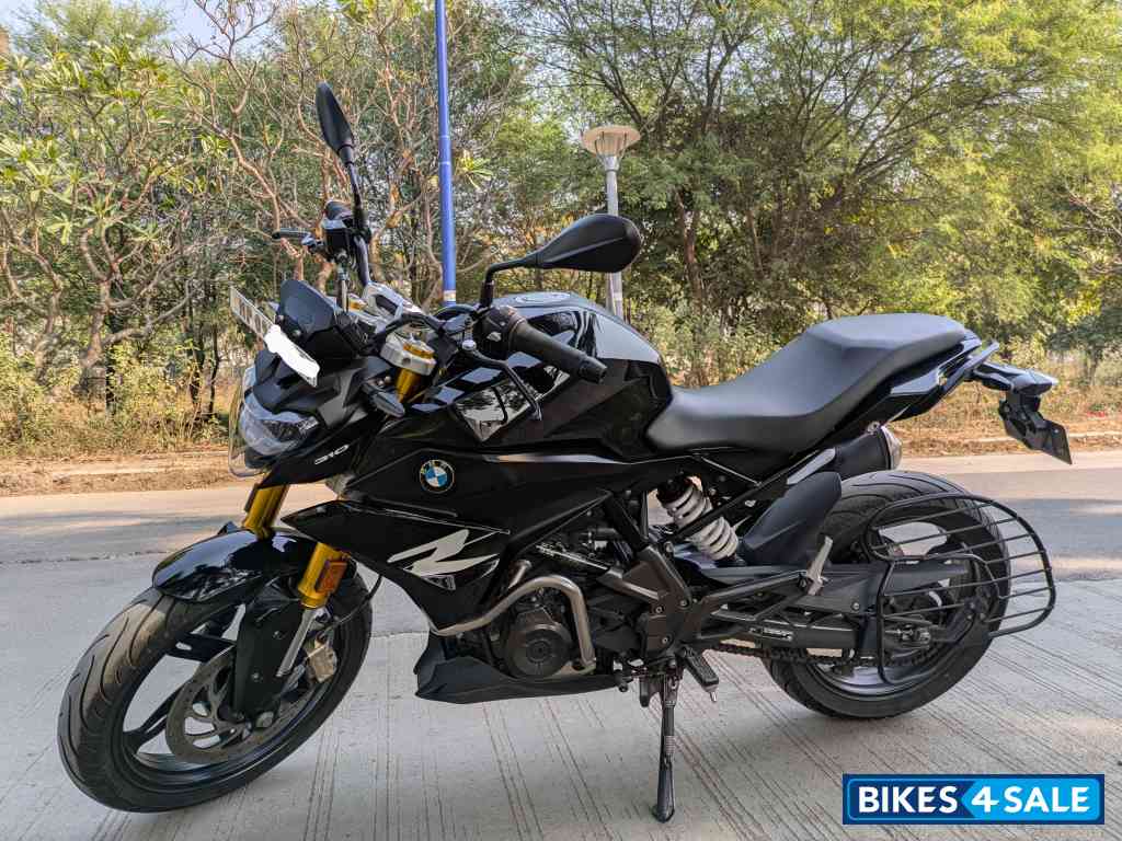 Cosmic Black BMW G 310 R BS6