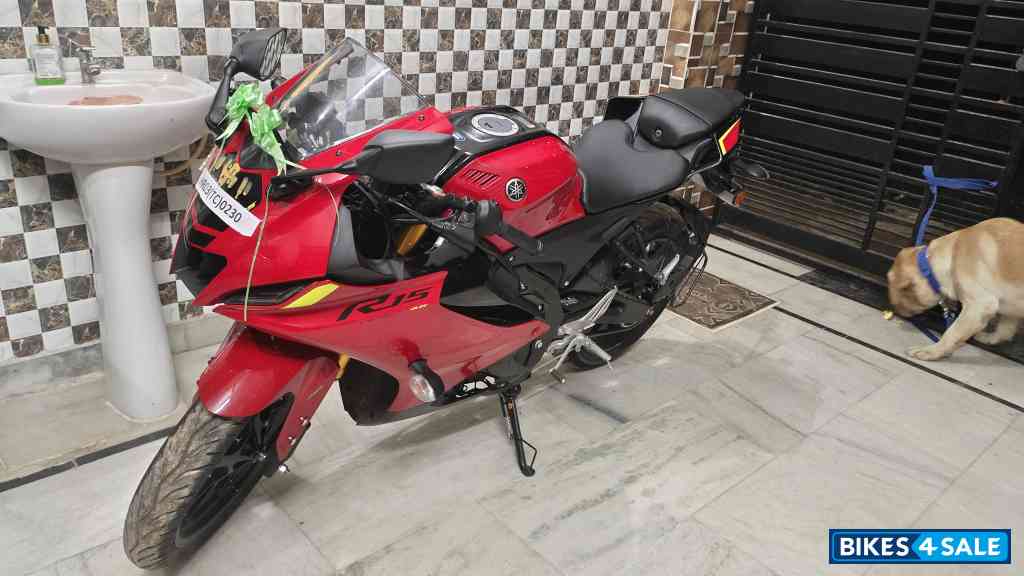 Metalic Red Yamaha R15 V4