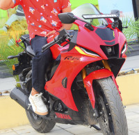 Metalic Red Yamaha R15 V4
