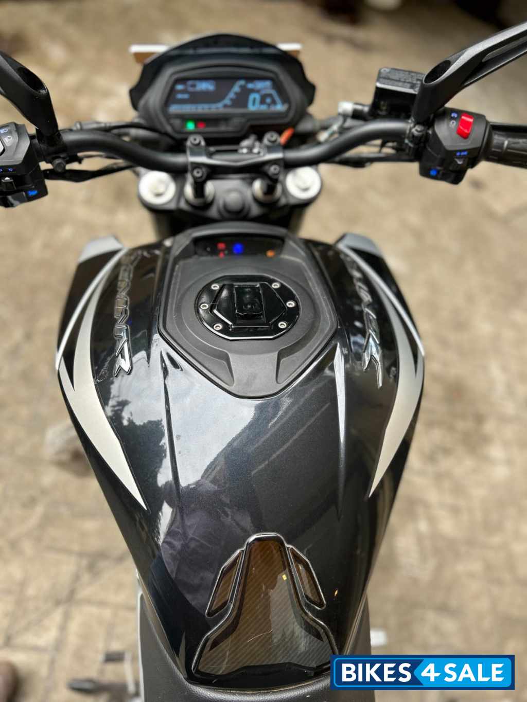 Bajaj Dominar 250 2022