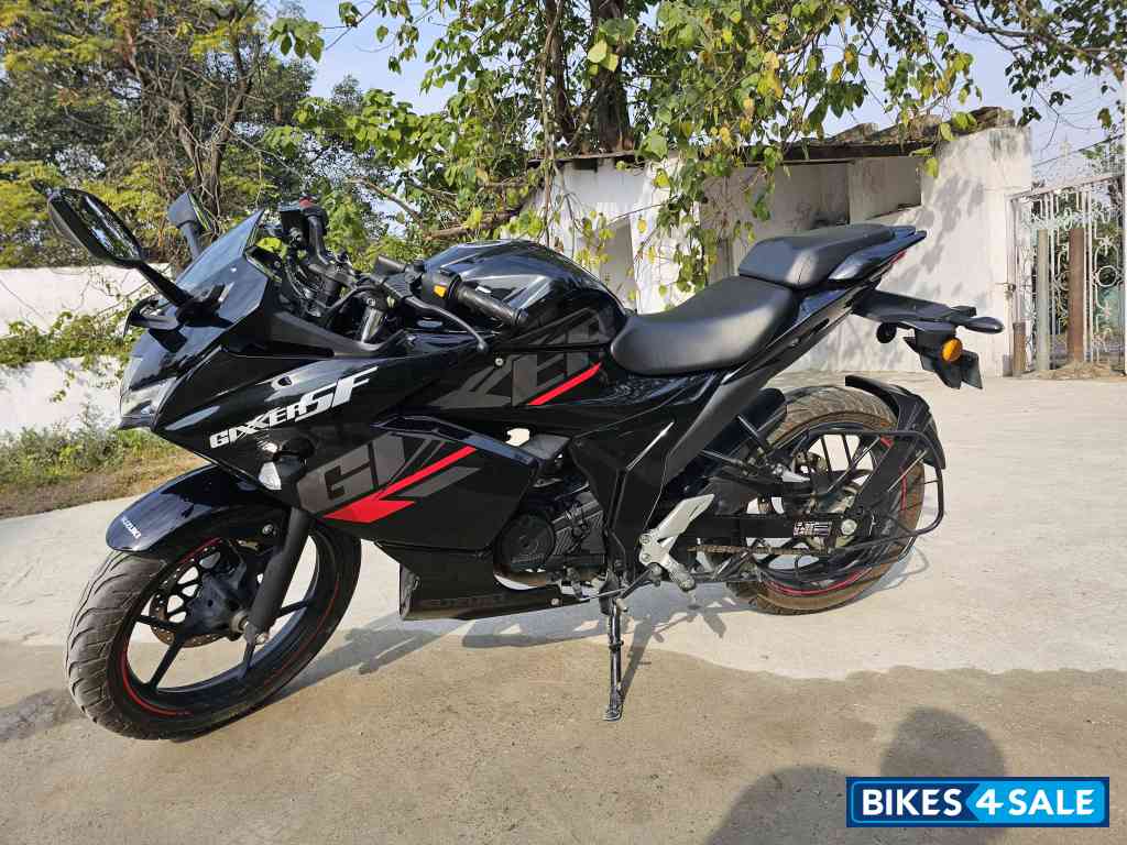 Suzuki Gixxer SF
