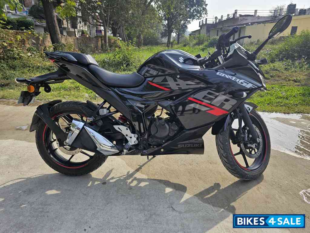 Suzuki Gixxer SF