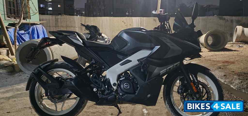 Bajaj Pulsar RS 200