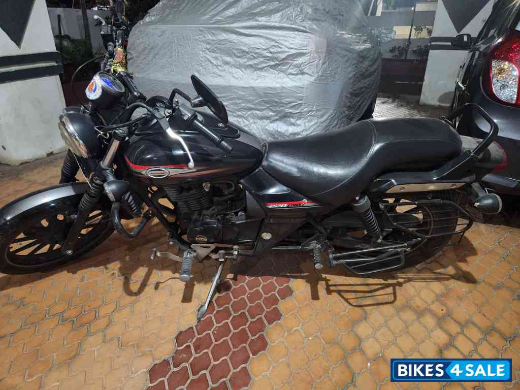 Bajaj Avenger Street 220
