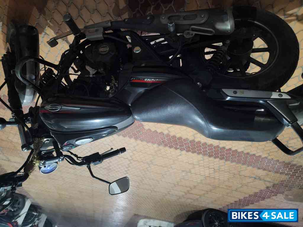 Bajaj Avenger Street 220