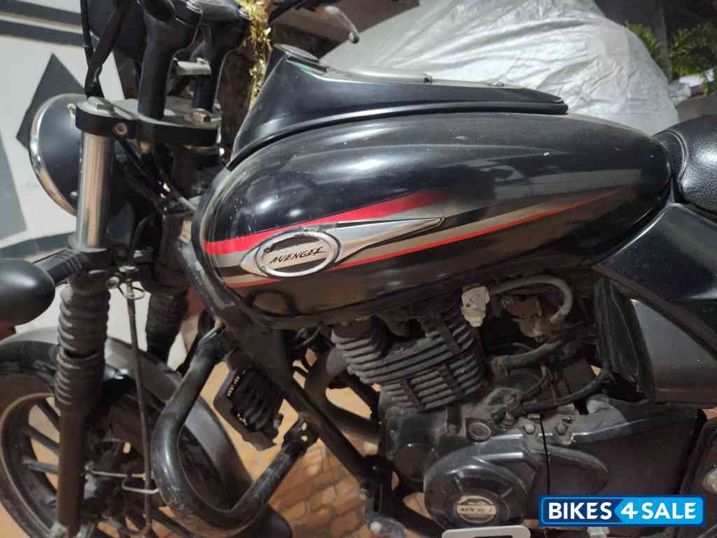 Bajaj Avenger Street 220