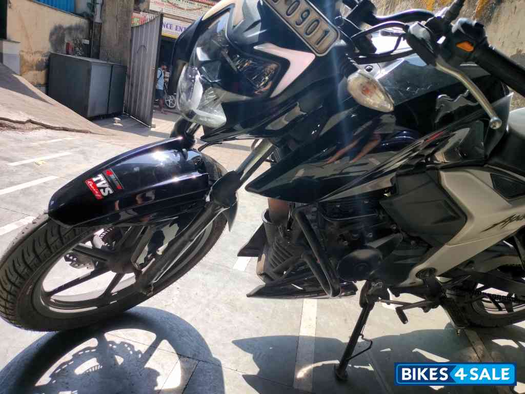 TVS Apache RTR 160 4V BS6