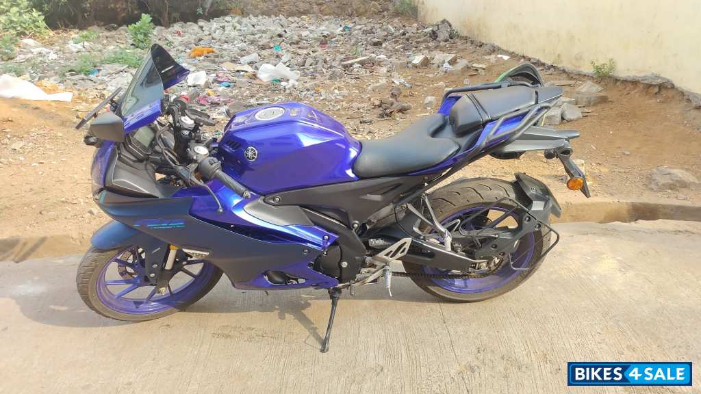 Yamaha R15 V4