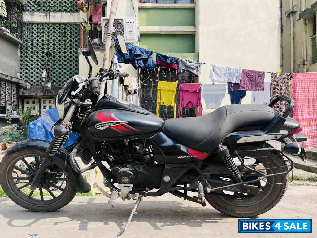 Bajaj Avenger Street 220