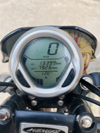 Bajaj Avenger Street 220