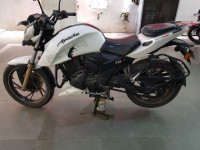 White TVS Apache RTR 200 4V