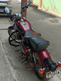 Maroon Royal Enfield Classic 350