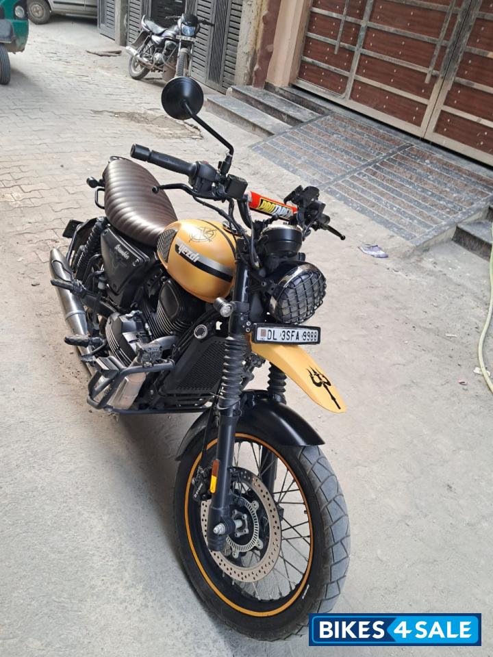 Yezdi Scrambler Single Tone