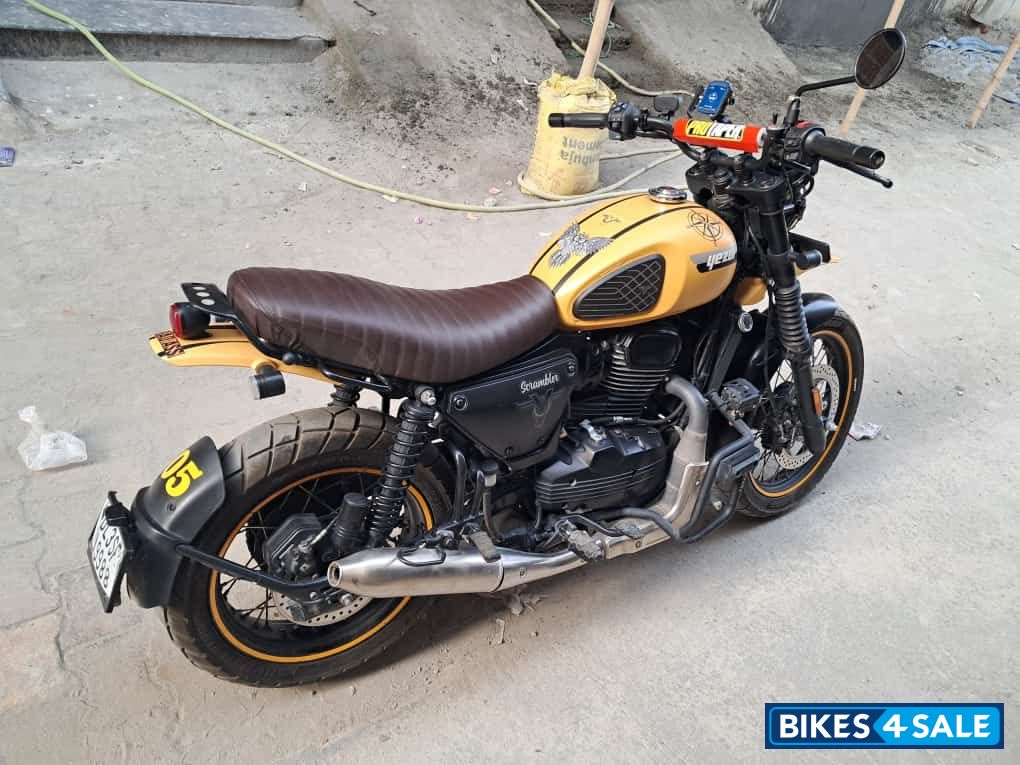 Yezdi Scrambler Single Tone