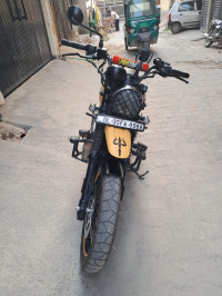 Yezdi Scrambler Single Tone