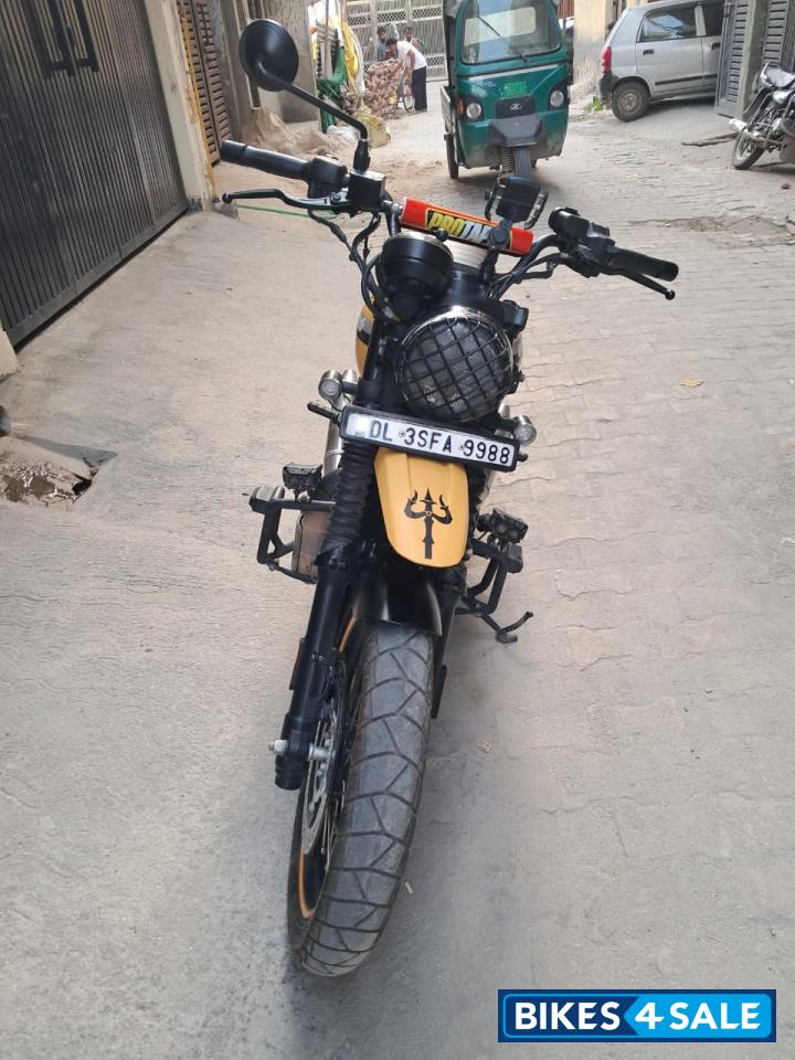 Yezdi Scrambler Single Tone