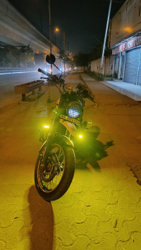 Yezdi Scrambler Single Tone