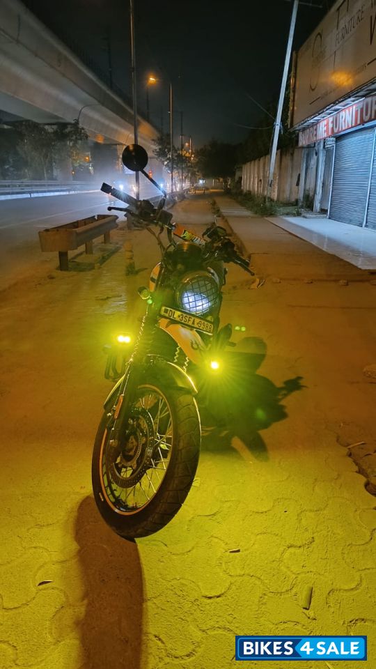 Yezdi Scrambler Single Tone