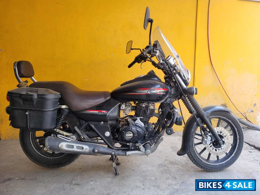 Bajaj Avenger Street 220