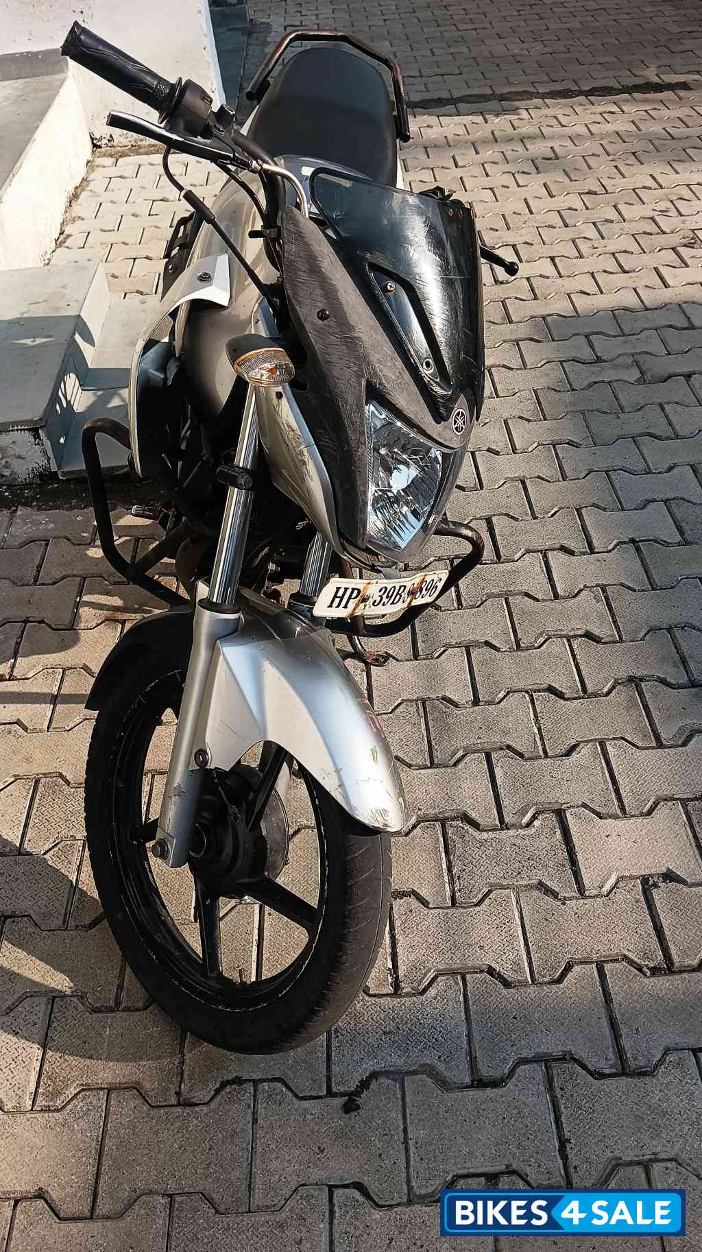 Grey Yamaha SZ