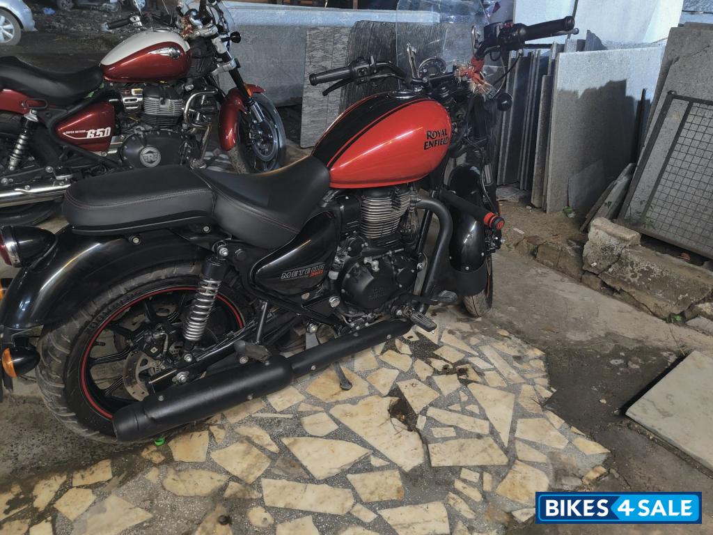 Fireball Red Royal Enfield Meteor 350 Fireball