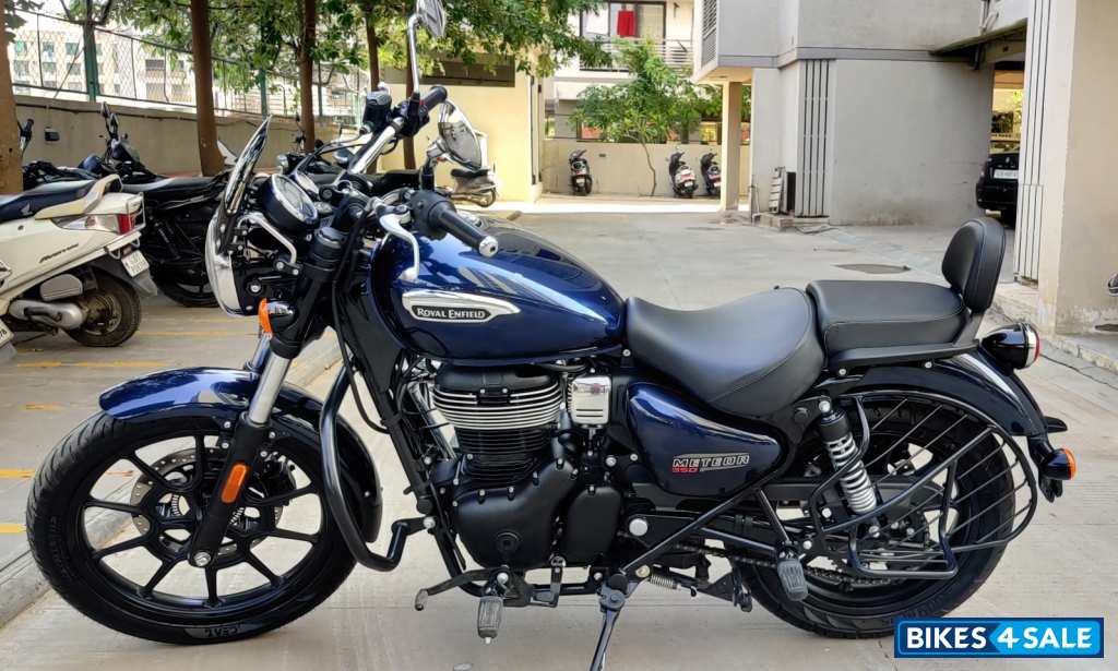 Stellar Blue Royal Enfield Meteor 350 Stellar