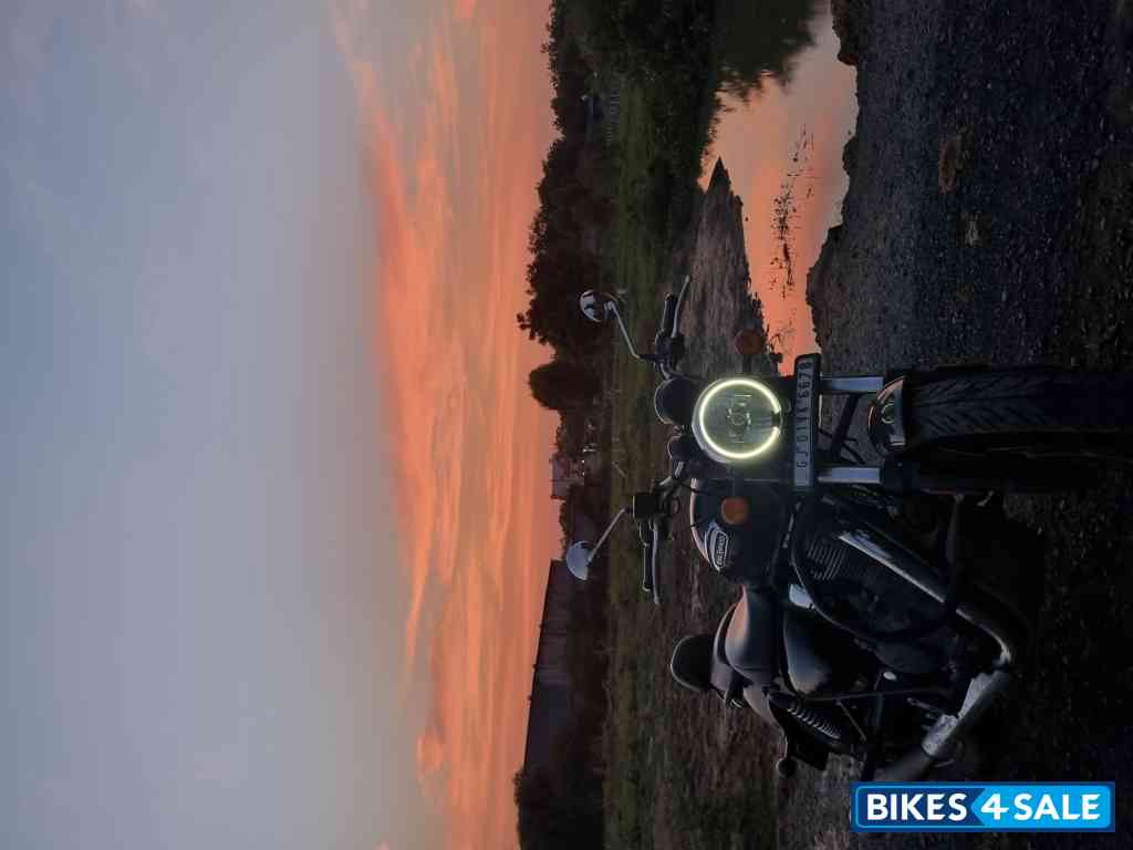 Stellar Blue Royal Enfield Meteor 350 Stellar