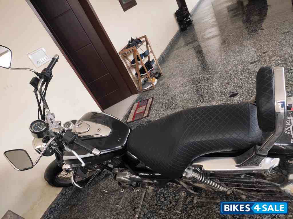 Bajaj Avenger Cruise 220