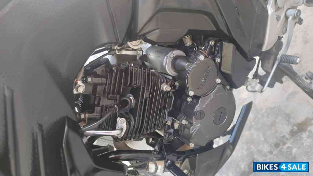 Metallic Black Yamaha FZ 25 BS6