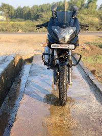 Bajaj Pulsar 220F