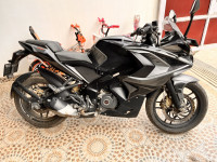 Bajaj Pulsar RS 200 ABS
