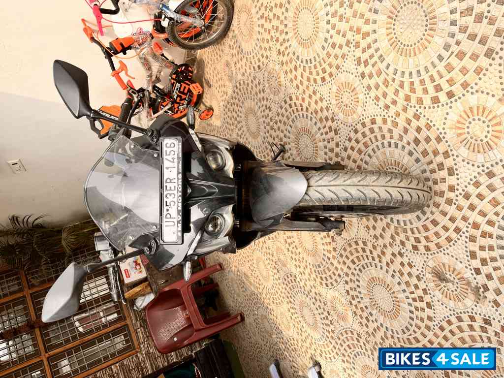 Bajaj Pulsar RS 200 ABS